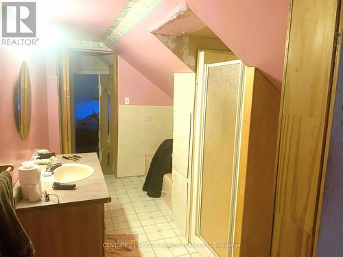 6181 6Th Concession Road, Augusta, ON - Indoor Photo Showing Bathroom