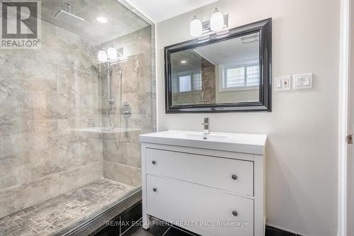 534 Evans Road, Hamilton, ON - Indoor Photo Showing Bathroom