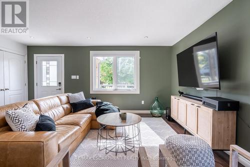 534 Evans Road, Hamilton, ON - Indoor Photo Showing Living Room