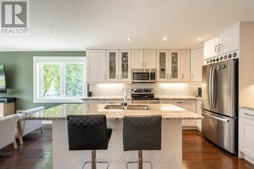 534 Evans Road, Hamilton, ON - Indoor Photo Showing Kitchen With Upgraded Kitchen