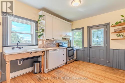 3477 Kirkfield Road, Kawartha Lakes, ON - Indoor Photo Showing Kitchen