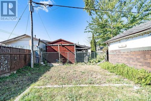 205 Ivon Avenue, Hamilton, ON - Outdoor