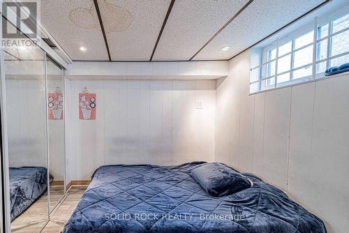 205 Ivon Avenue, Hamilton, ON - Indoor Photo Showing Bedroom