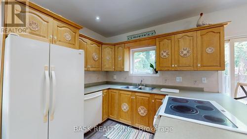 42 Shanley Street, Kitchener, ON - Indoor Photo Showing Kitchen With Double Sink