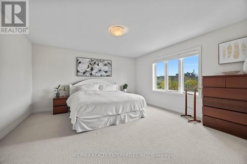 8 Thornbury Court, Hamilton, ON - Indoor Photo Showing Bedroom