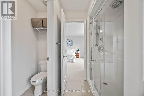 8 Thornbury Court, Hamilton, ON - Indoor Photo Showing Bathroom