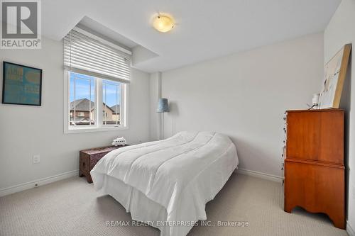 8 Thornbury Court, Hamilton, ON - Indoor Photo Showing Bedroom