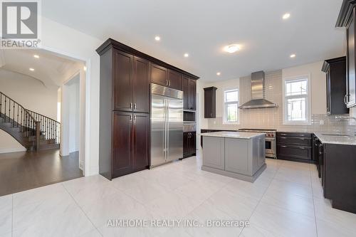 32 Sofia Olivia Crescent, Vaughan, ON - Indoor Photo Showing Kitchen With Upgraded Kitchen