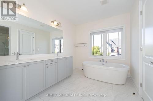 32 Sofia Olivia Crescent, Vaughan, ON - Indoor Photo Showing Bathroom