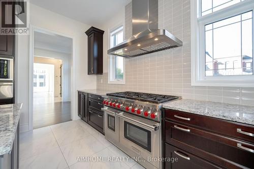 32 Sofia Olivia Crescent, Vaughan, ON - Indoor Photo Showing Kitchen With Upgraded Kitchen