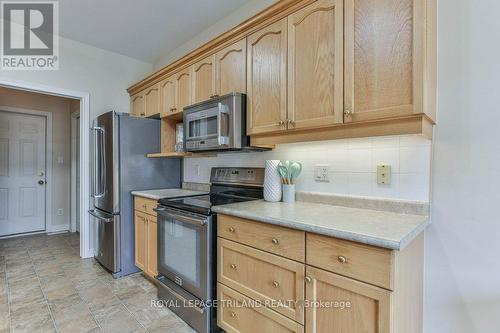 533 Mcgarrell Place, London, ON - Indoor Photo Showing Kitchen