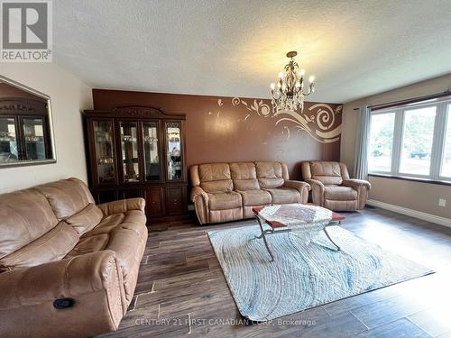 1046 Jalna Blvd Boulevard, London, ON - Indoor Photo Showing Living Room