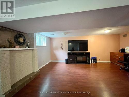 1046 Jalna Blvd Boulevard, London, ON - Indoor