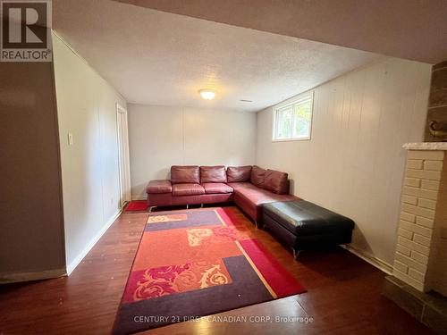 1046 Jalna Blvd Boulevard, London, ON - Indoor Photo Showing Living Room