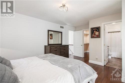 303 Dovercourt Avenue, Ottawa, ON - Indoor Photo Showing Bedroom