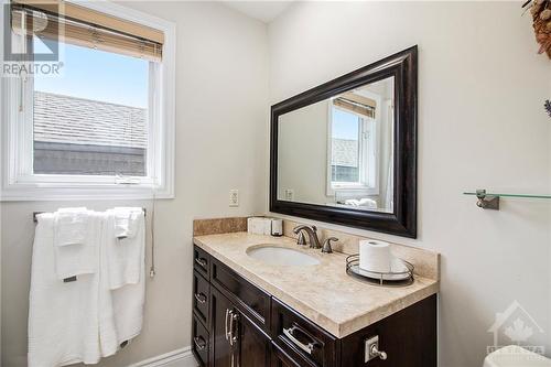 303 Dovercourt Avenue, Ottawa, ON - Indoor Photo Showing Bathroom