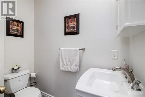 303 Dovercourt Avenue, Ottawa, ON - Indoor Photo Showing Bathroom