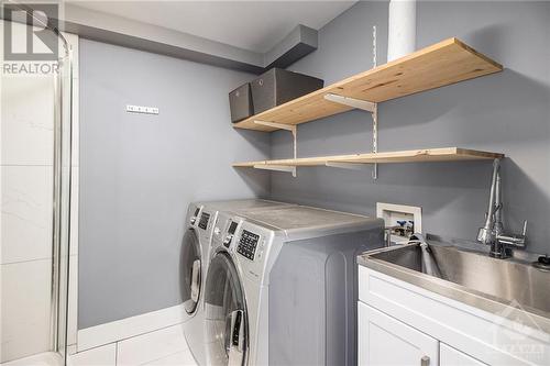 303 Dovercourt Avenue, Ottawa, ON - Indoor Photo Showing Laundry Room