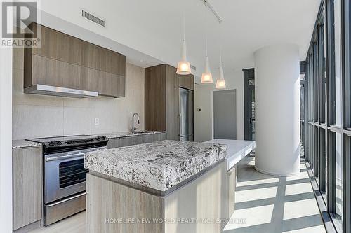 406 - 101 Charles Street E, Toronto, ON - Indoor Photo Showing Kitchen