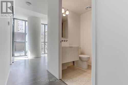 406 - 101 Charles Street E, Toronto, ON - Indoor Photo Showing Bathroom