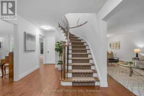 435 Kerrybrook Drive, Richmond Hill, ON 