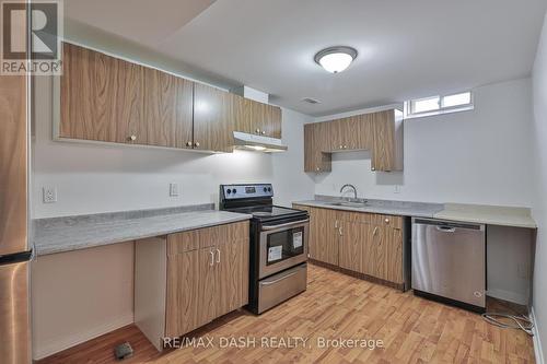 29 Beachpoint Boulevard, Brampton, ON - Indoor Photo Showing Kitchen With Stainless Steel Kitchen