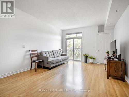 19 - 38 Gibson Avenue, Toronto, ON - Indoor Photo Showing Living Room