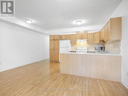 19 - 38 Gibson Avenue, Toronto, ON - Indoor Photo Showing Kitchen