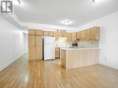 19 - 38 Gibson Avenue, Toronto, ON - Indoor Photo Showing Kitchen