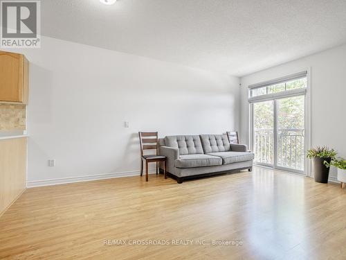 19 - 38 Gibson Avenue, Toronto, ON - Indoor Photo Showing Living Room