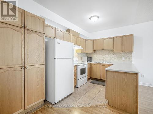 19 - 38 Gibson Avenue, Toronto, ON - Indoor Photo Showing Kitchen