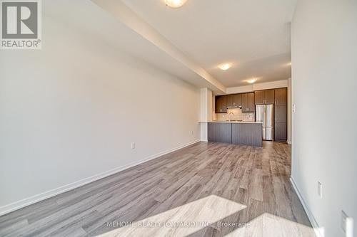 121 Honeycrisp Crest Way, Vaughan, ON - Indoor Photo Showing Kitchen