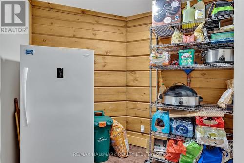 511 Brethour Road, Hastings Highlands, ON - Indoor Photo Showing Garage