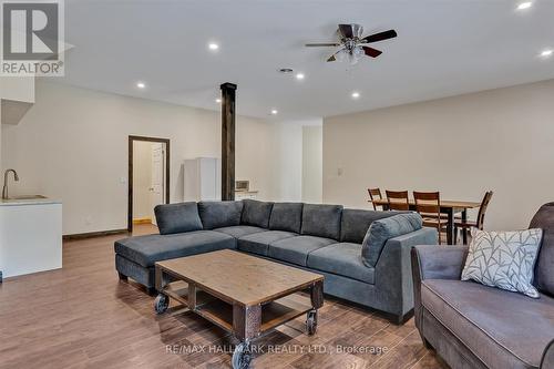 511 Brethour Road, Hastings Highlands, ON - Indoor Photo Showing Living Room