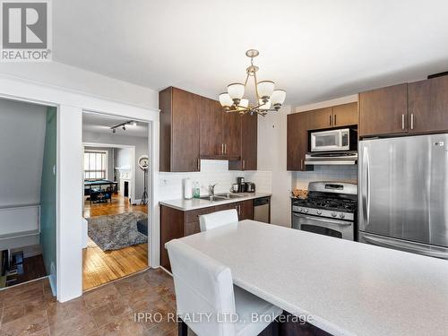 1178 Gerrard Street E, Toronto, ON - Indoor Photo Showing Kitchen With Upgraded Kitchen