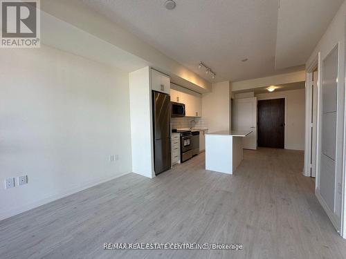 715 - 509 Dundas Street W, Oakville, ON - Indoor Photo Showing Kitchen