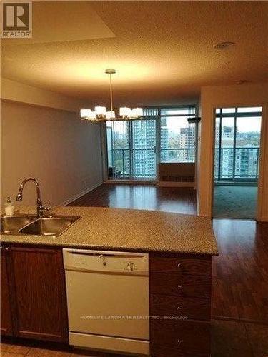 2001 - 5508 Yonge Street, Toronto, ON - Indoor Photo Showing Kitchen