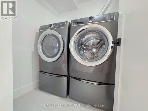 519 - 7905 Bayview Avenue, Markham, ON - Indoor Photo Showing Laundry Room