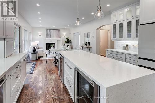 61 Eastglen Crescent, Toronto, ON - Indoor Photo Showing Kitchen With Upgraded Kitchen