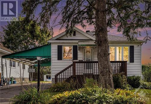 Traditional 1950s Castle Heights bungalow. - 526 Mutual Street, Ottawa, ON - Outdoor