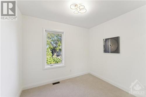 27 Laurel Street E, Ottawa, ON - Indoor Photo Showing Other Room