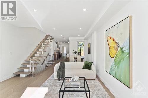 27 Laurel Street E, Ottawa, ON - Indoor Photo Showing Living Room