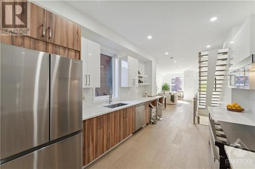 27 Laurel Street E, Ottawa, ON - Indoor Photo Showing Kitchen With Upgraded Kitchen