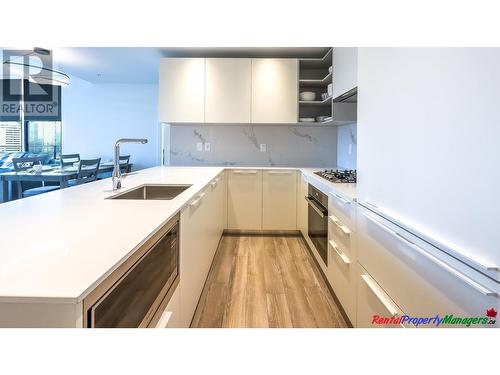 1902 6699 Dunblane Avenue, Burnaby, BC - Indoor Photo Showing Kitchen