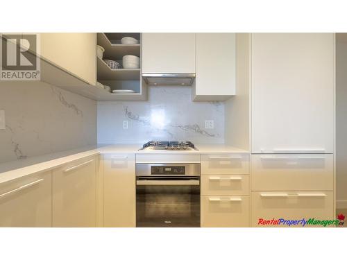 1902 6699 Dunblane Avenue, Burnaby, BC - Indoor Photo Showing Kitchen