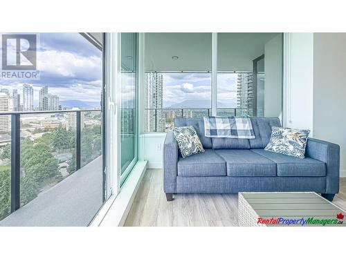 1902 6699 Dunblane Avenue, Burnaby, BC - Indoor Photo Showing Living Room