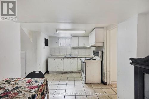 41 Freeborn Crescent, Toronto, ON - Indoor Photo Showing Kitchen