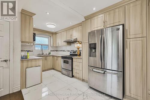 41 Freeborn Crescent, Toronto, ON - Indoor Photo Showing Kitchen