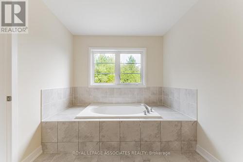 120 Hawkins Street, Georgina, ON - Indoor Photo Showing Bathroom