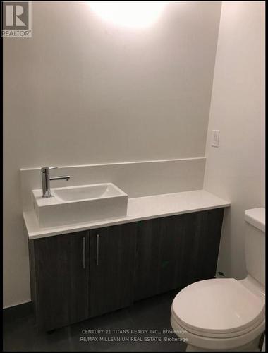 421W - 27 Bathurst Street E, Toronto, ON - Indoor Photo Showing Bathroom